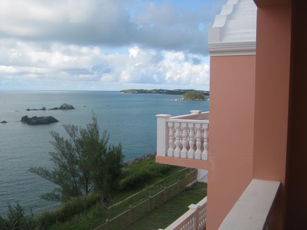 Clear View Suites & Villas Bermuda Esterno foto